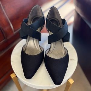 LIKE NEW LEATHER 3” HEELS